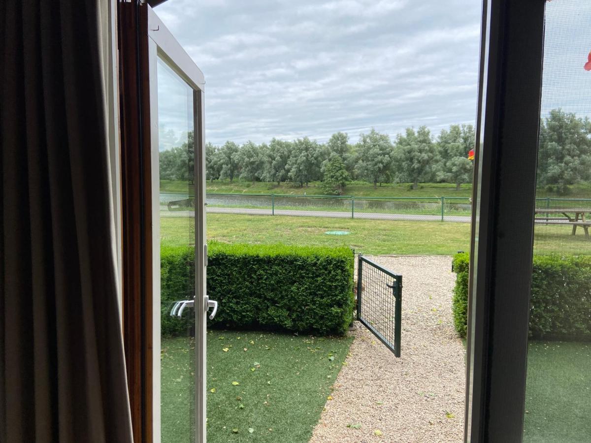 Chalet Eau Vive Maaseik Exterior foto